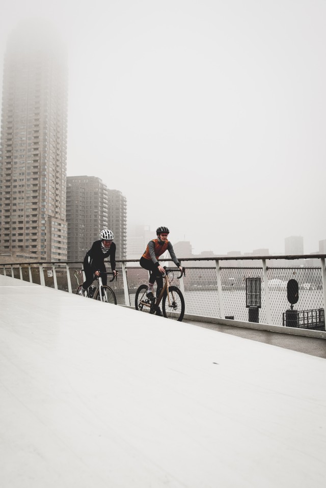 دانلود عکس دوچرخه سواری در فضای آرام با بهترین کیفیت (فول اچ دی)
