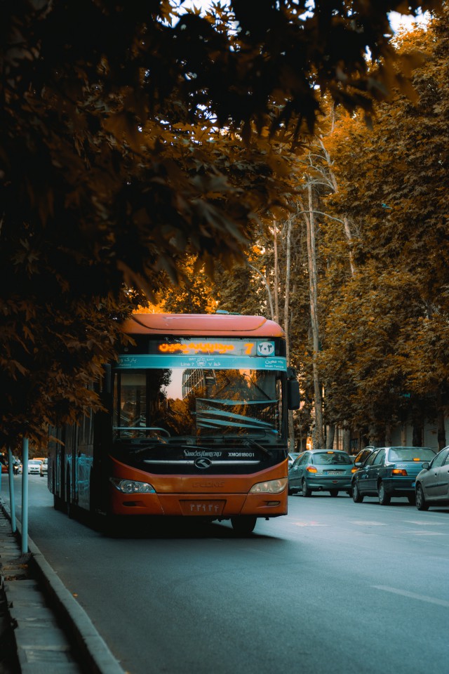 دانلود عکس اتوبوس نارنجی با کیفیت عالی