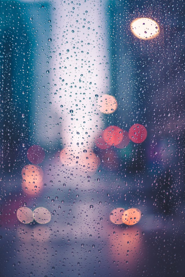 دانلود عکس قطرات باران بر روی شیشه با کیفیت (Full HD)