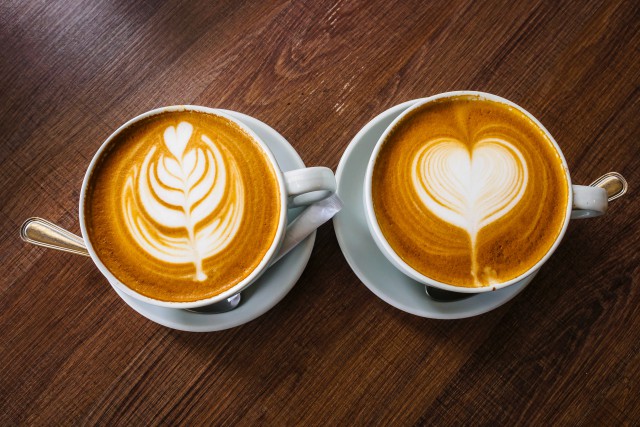 دانلود عکس قهوه تزئیین شده با قلب و گل + کیفیت عالی و رزولوشن بالا