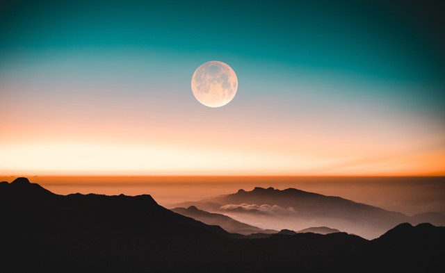 دانلود عکس ماه کامل در روز با کیفیت عالی